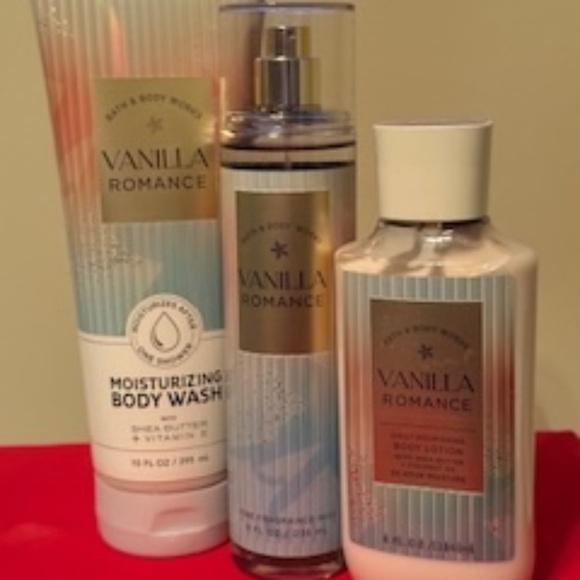 Bath & Body Works Vanilla Romance Bundle *NEW* - Picture 1 of 7